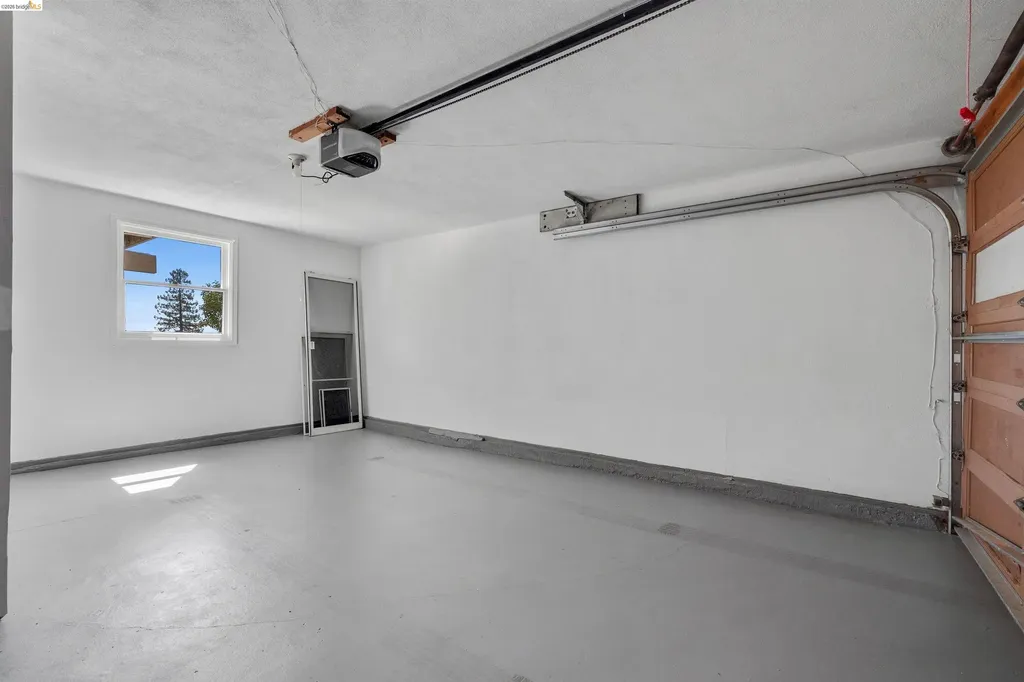 4421 Harbor View Avenue Oakland CA 94619