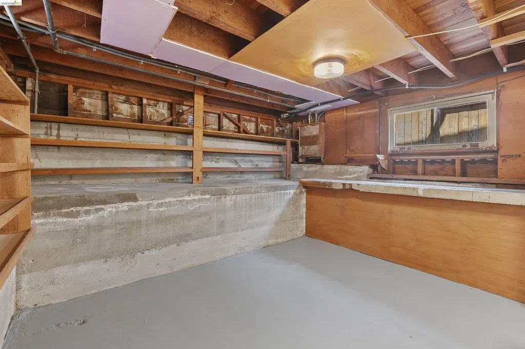 4421 Harbor View Avenue Oakland CA 94619