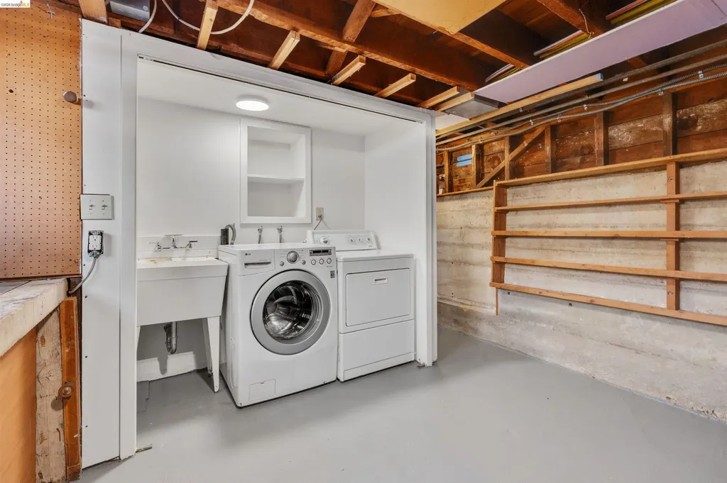 4421 Harbor View Avenue Oakland CA 94619