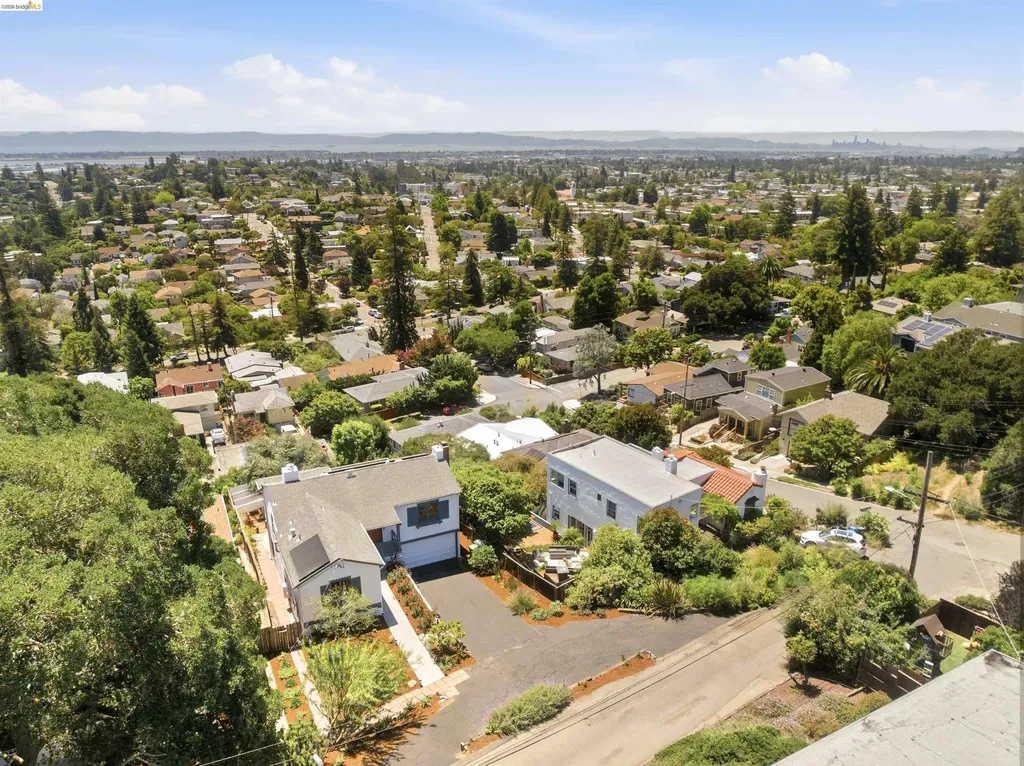 4421 Harbor View Avenue Oakland CA 94619