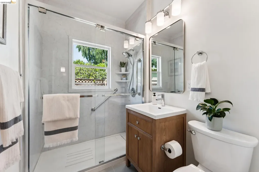 584 Martin Street Oakland CA 94609
