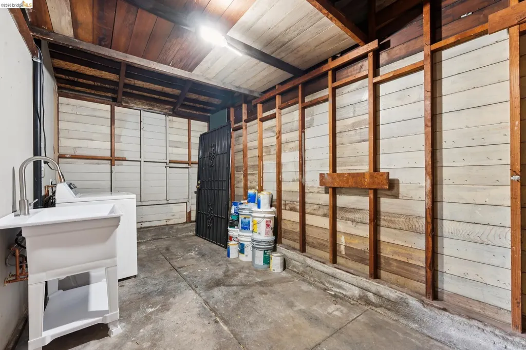 584 Martin Street Oakland CA 94609