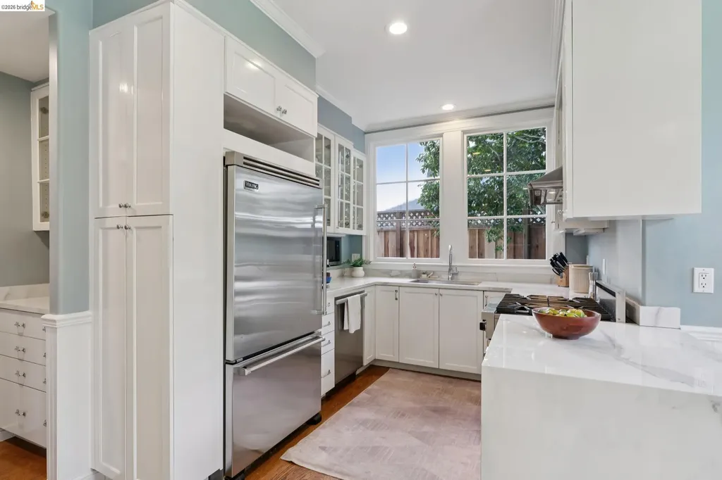 901 Paramount Road Oakland CA 94610