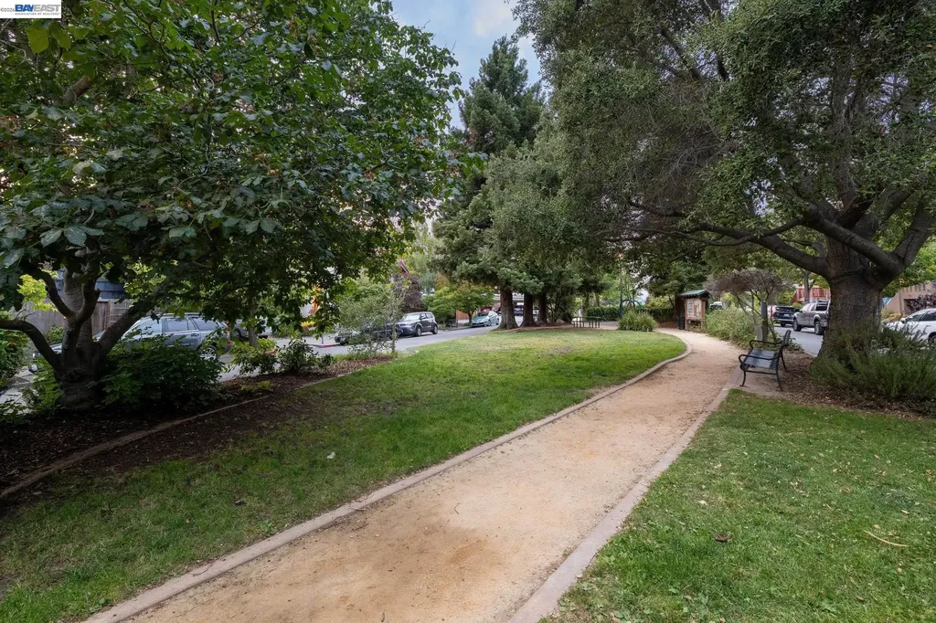 3039 Halcyon Court Berkeley CA 94705