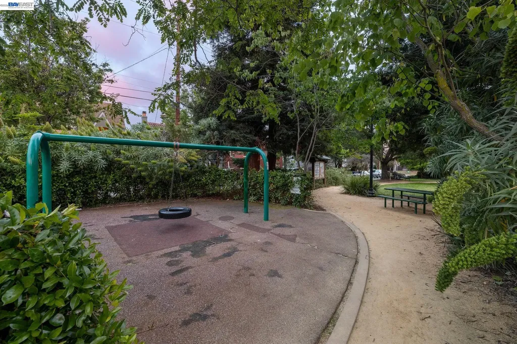 3039 Halcyon Court Berkeley CA 94705