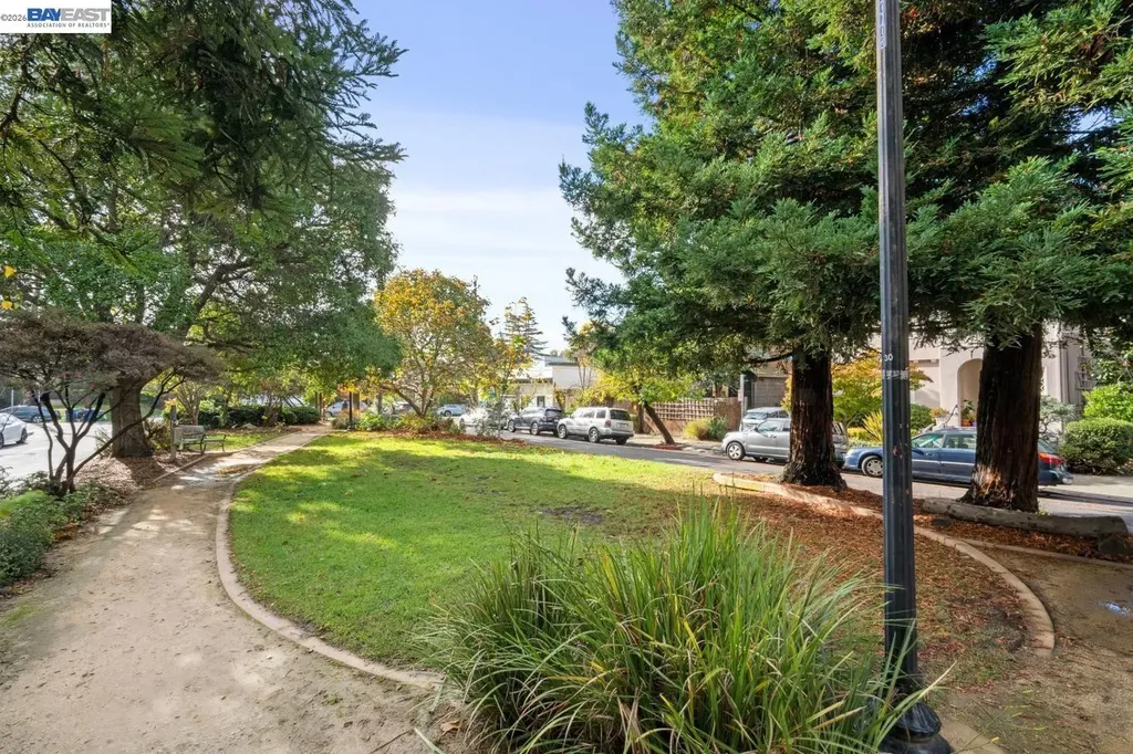 3039 Halcyon Court Berkeley CA 94705