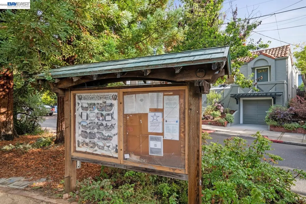 3039 Halcyon Court Berkeley CA 94705