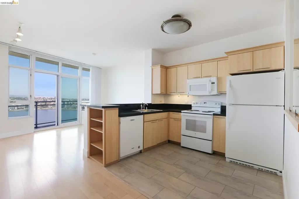 1 Lakeside Drive Oakland CA 94612