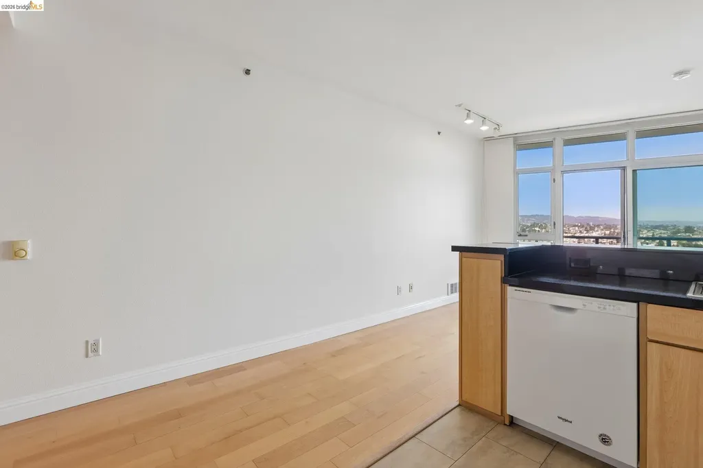 1 Lakeside Drive Oakland CA 94612