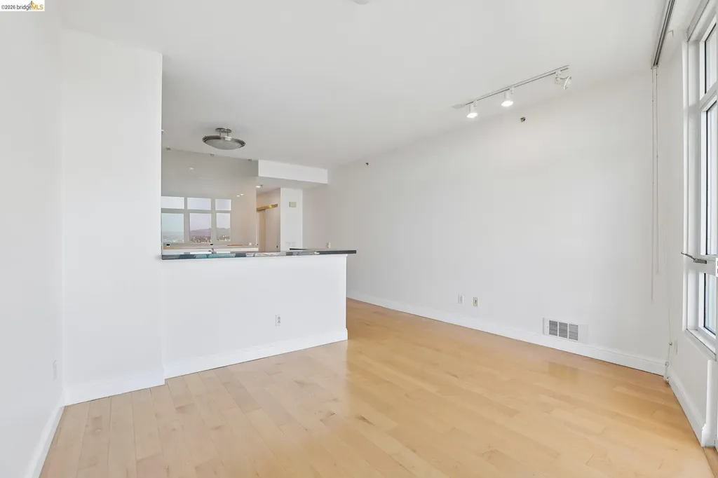 1 Lakeside Drive Oakland CA 94612