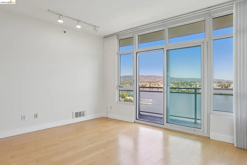 1 Lakeside Drive Oakland CA 94612