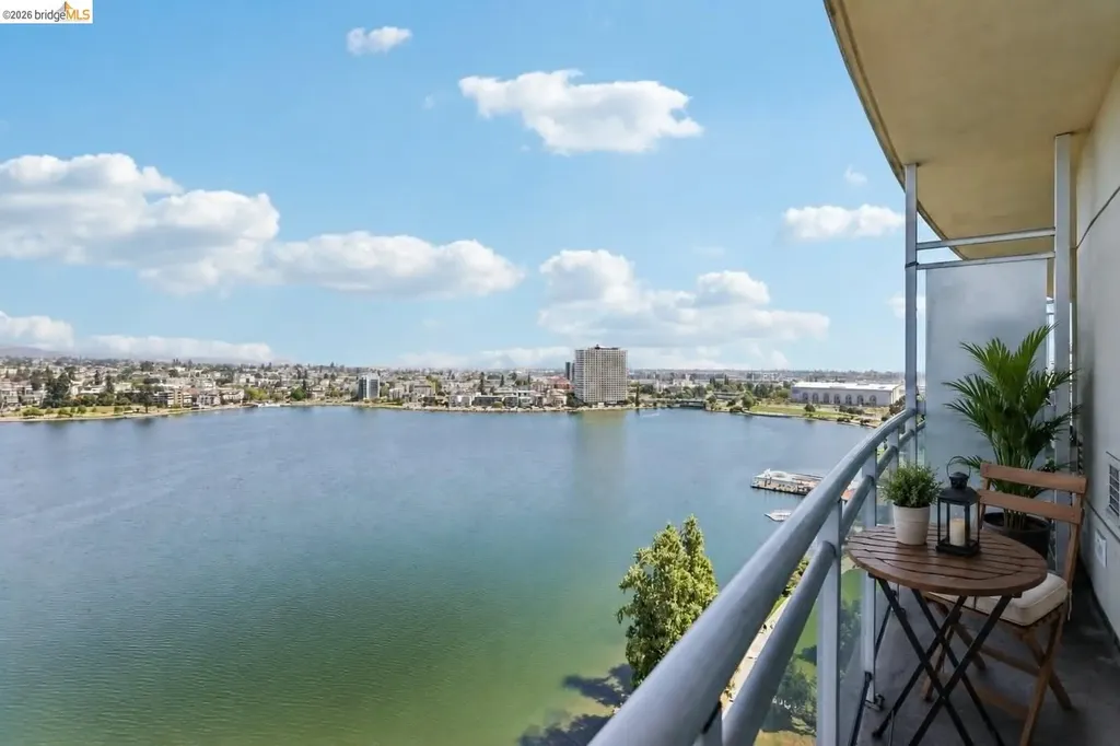 1 Lakeside Drive Oakland CA 94612