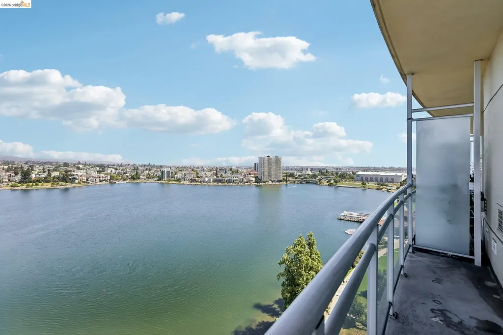 1 Lakeside Drive Oakland CA 94612
