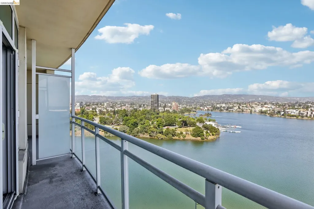1 Lakeside Drive Oakland CA 94612