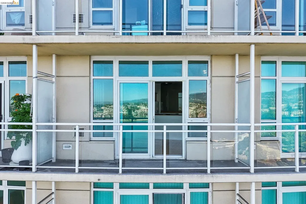 1 Lakeside Drive Oakland CA 94612