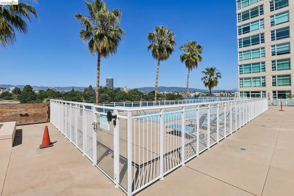 1 Lakeside Drive Oakland CA 94612
