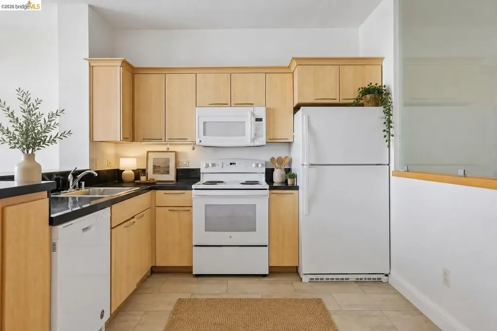 1 Lakeside Drive Oakland CA 94612