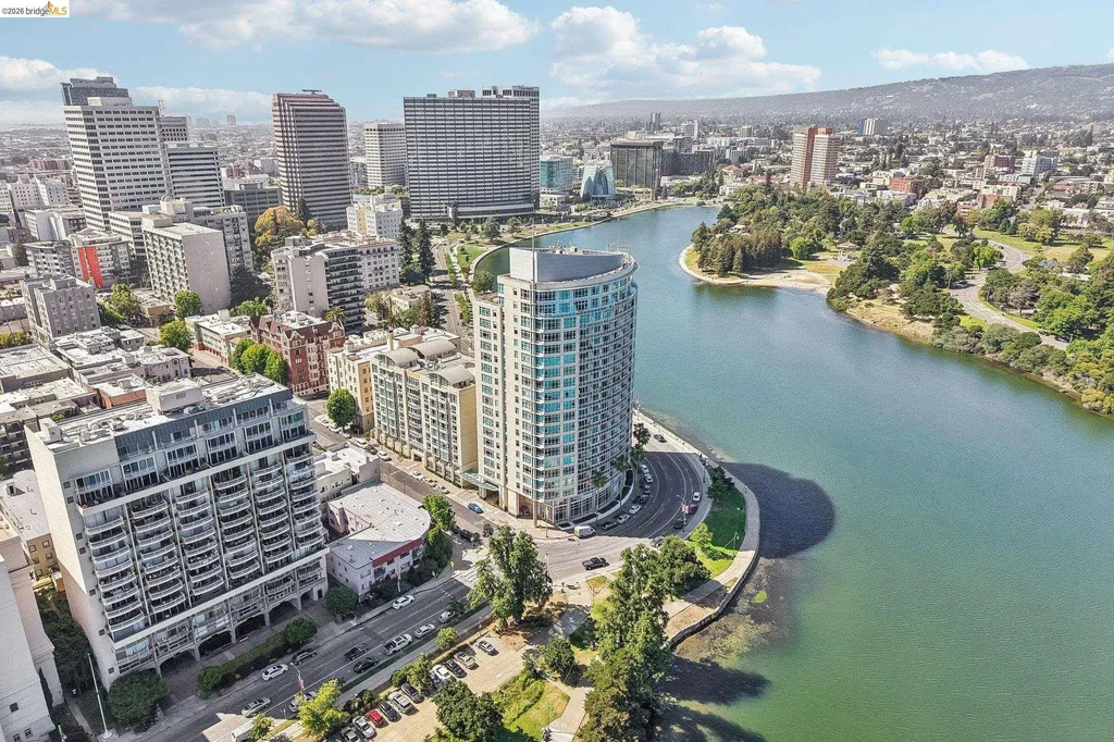 1 Lakeside Drive Oakland CA 94612