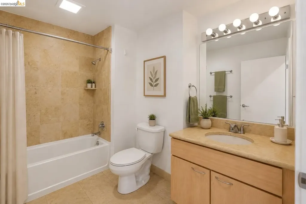 1 Lakeside Drive Oakland CA 94612