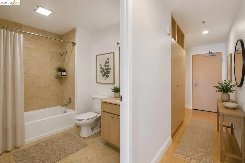 1 Lakeside Drive Oakland CA 94612