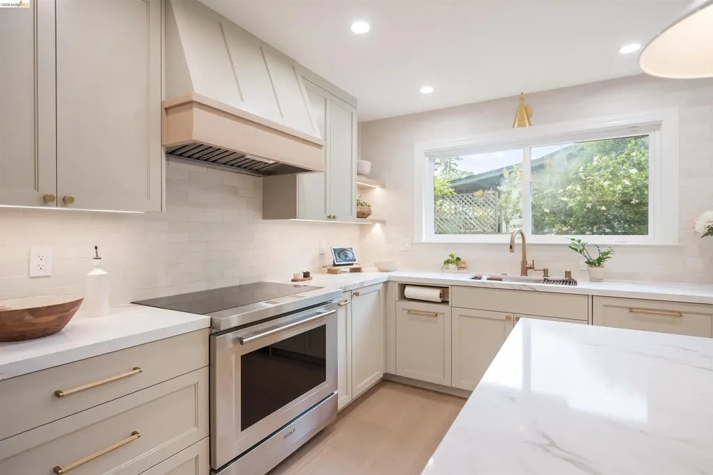 4029 Aliso Oakland CA 94619