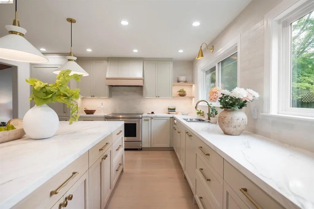 4029 Aliso Oakland CA 94619