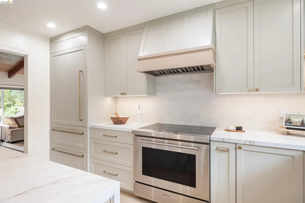 4029 Aliso Oakland CA 94619