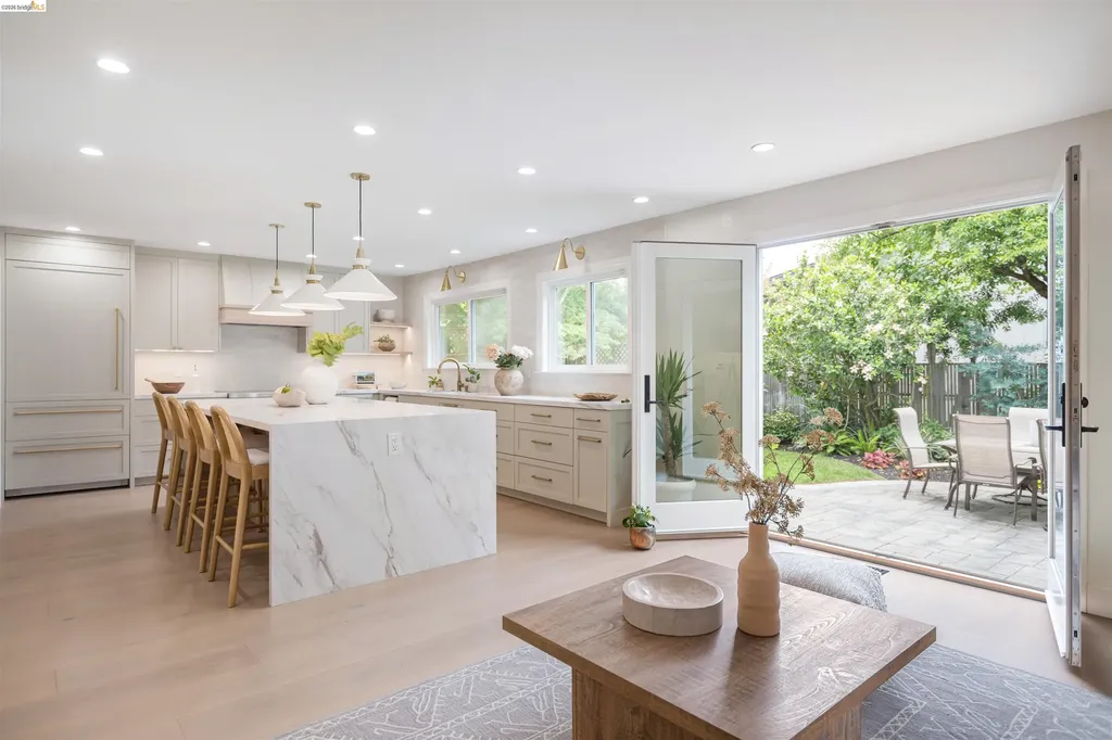 4029 Aliso Oakland CA 94619