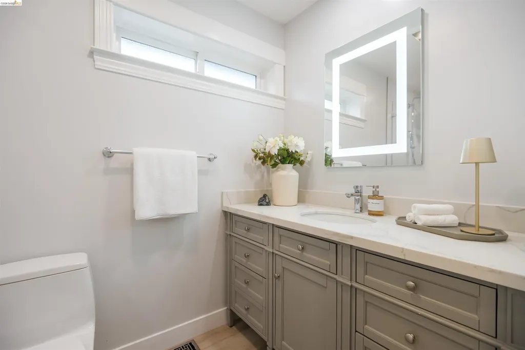 4029 Aliso Oakland CA 94619