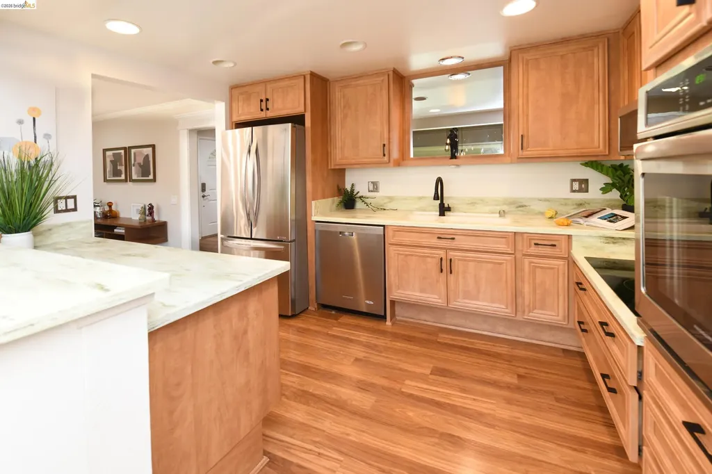 1910 Skycrest Drive Walnut Creek CA 94595