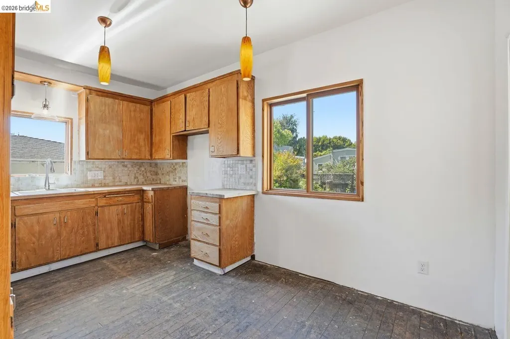 522 63rd Oakland CA 94609