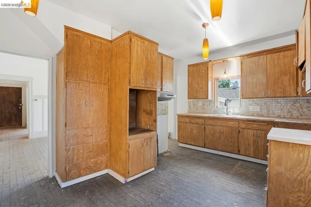 522 63rd Oakland CA 94609