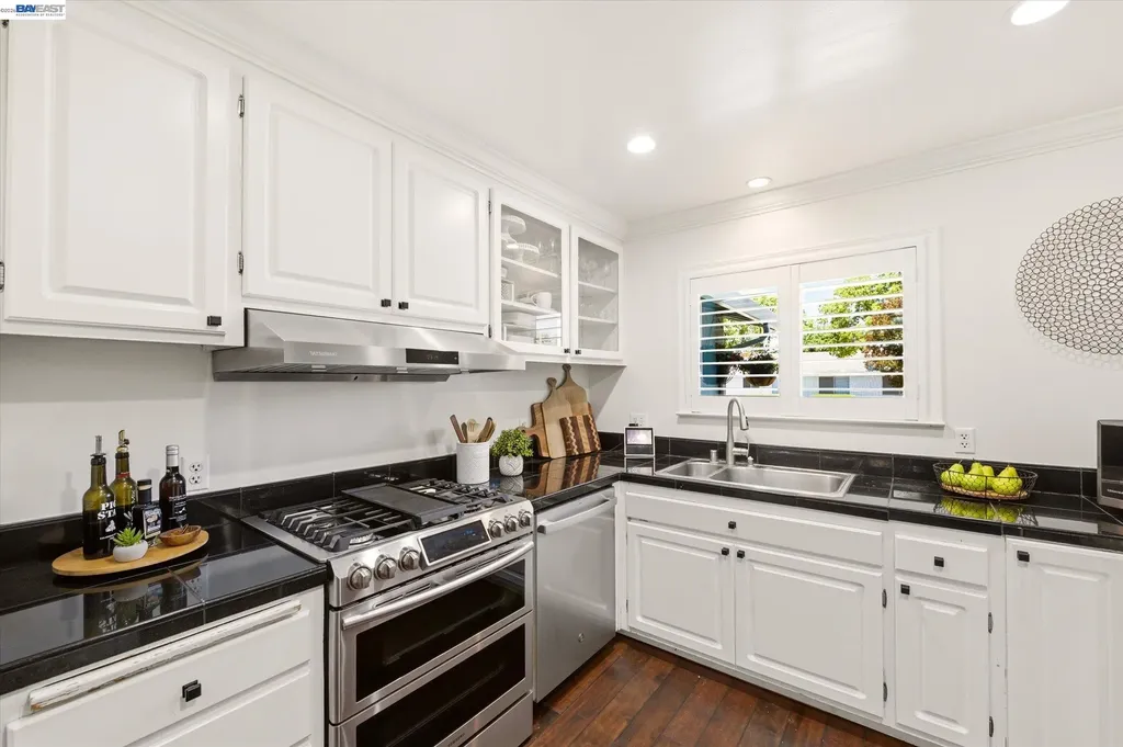 5016 Black Avenue Pleasanton CA 94566