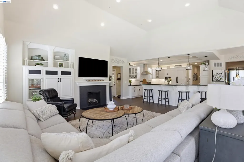 3019 E. Ruby Hill Drive Pleasanton CA 94566