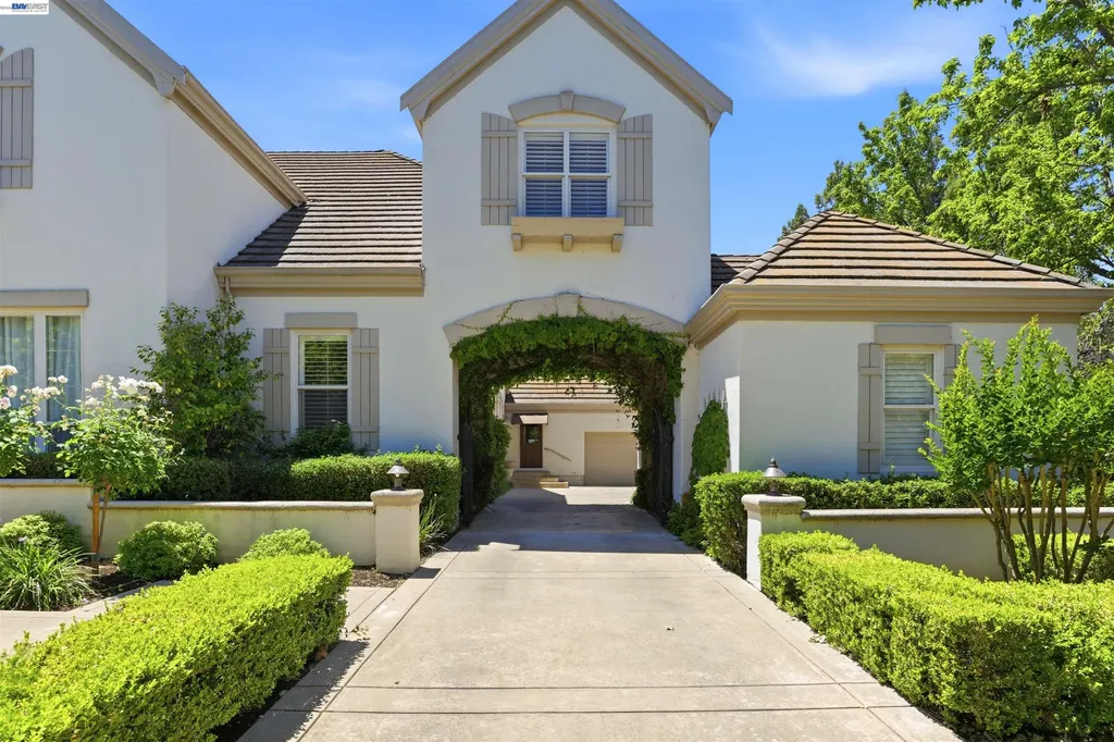 3019 E. Ruby Hill Drive Pleasanton CA 94566