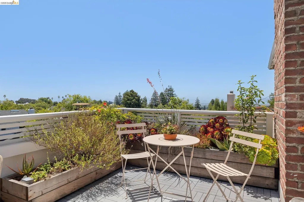 2541 Hilgard Avenue Berkeley CA 94709