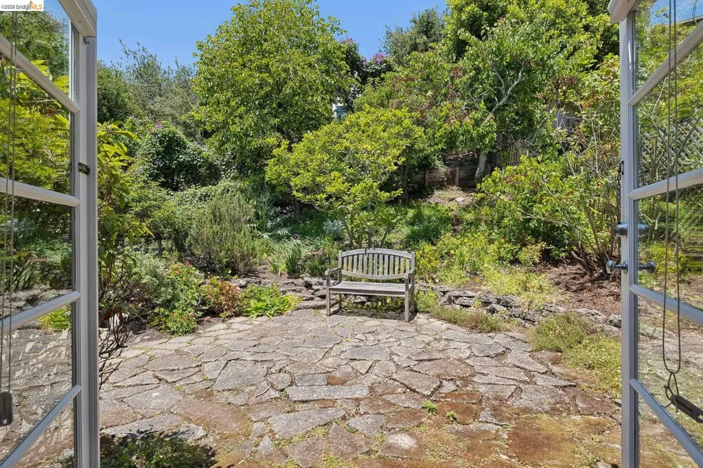 2541 Hilgard Avenue Berkeley CA 94709