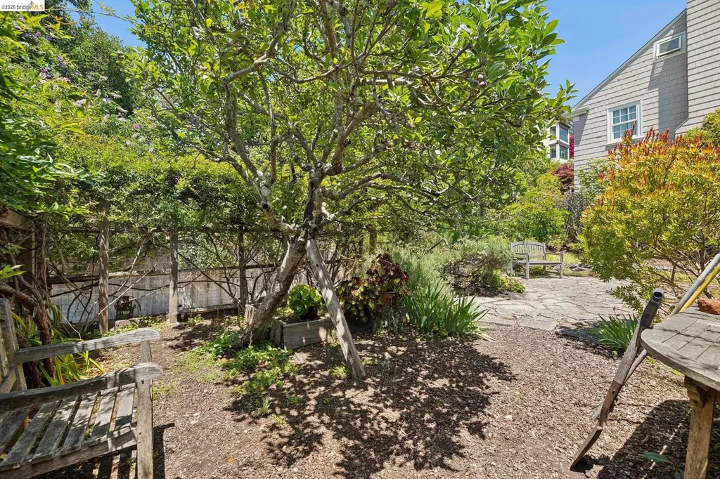 2541 Hilgard Avenue Berkeley CA 94709