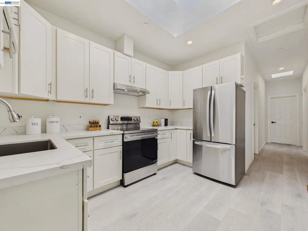 718 26 Oakland CA 94612