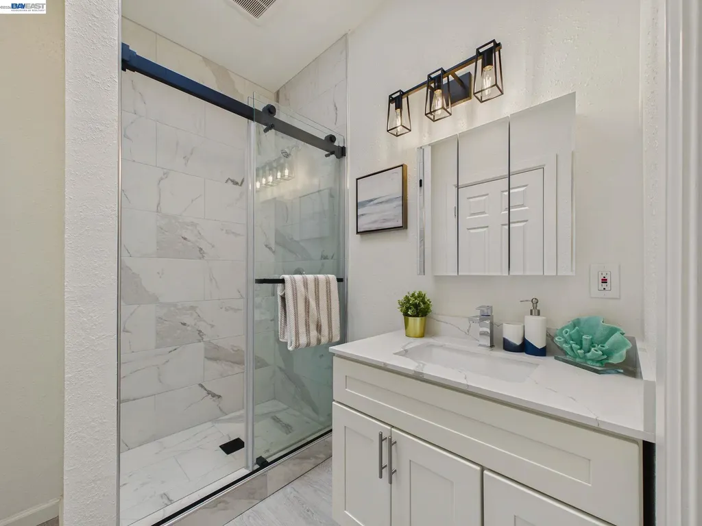 718 26 Oakland CA 94612