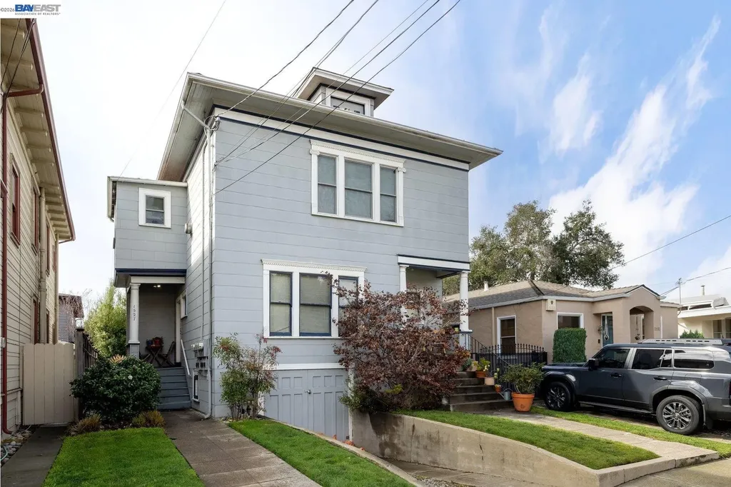 1527 8th Street Alameda CA 94501