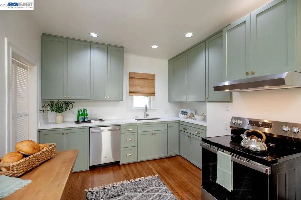 1410 Sherman Street Alameda CA 94501