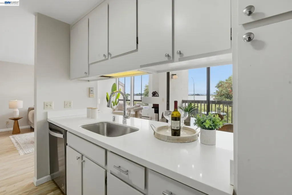 2101 Shoreline Drive Alameda CA 94501