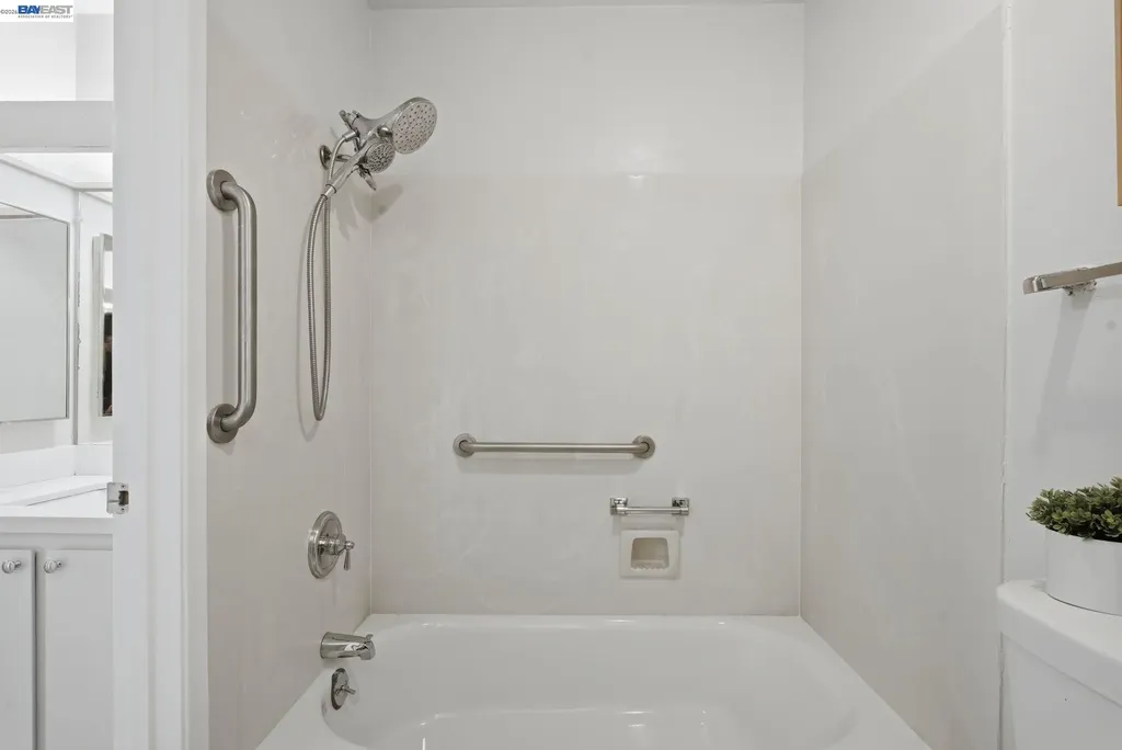 2101 Shoreline Drive Alameda CA 94501