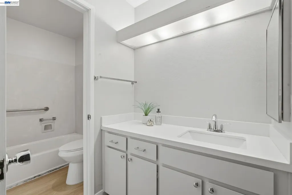 2101 Shoreline Drive Alameda CA 94501