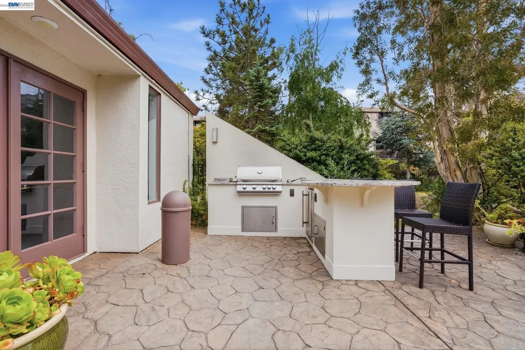 2101 Shoreline Drive Alameda CA 94501