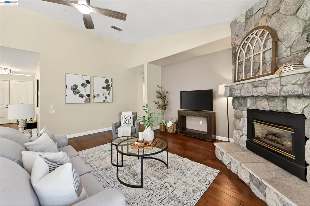 285 Sea Way Livermore CA 94550