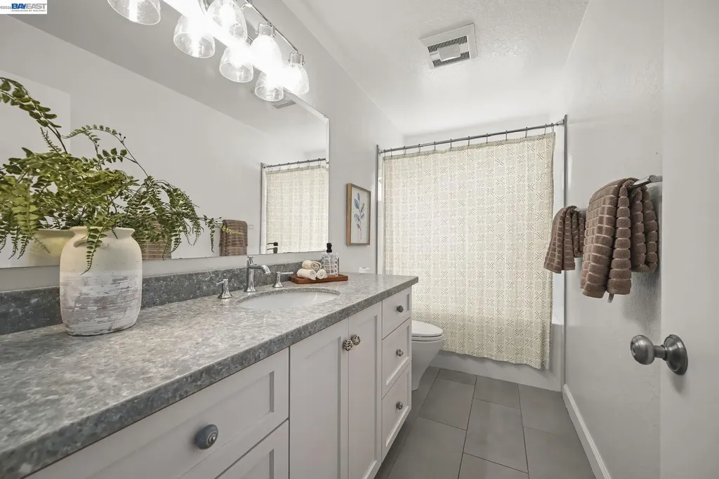 135 Saint Germain Lane Pleasant Hill CA 94523