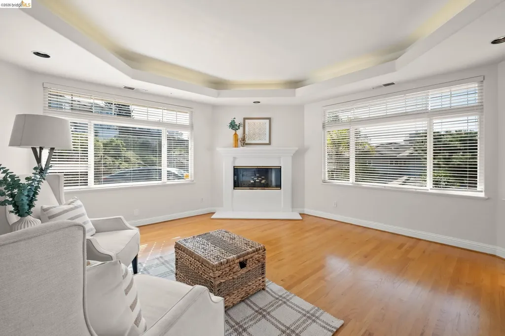 6070 Mazuela Drive Oakland CA 94611