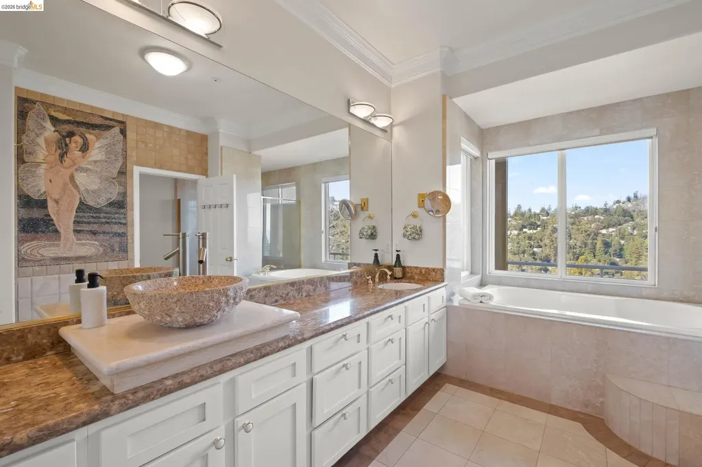 6070 Mazuela Drive Oakland CA 94611